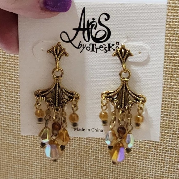 TRESKA beaded dangle chandelier earrings new!!! - Picture 3 of 3